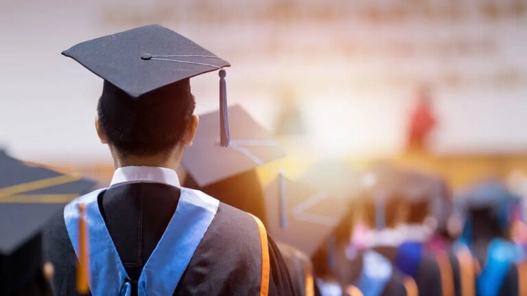 2025-yks-en-cok-tercih-edilen-4-yillik-universite-bolumleri-OjTZFhje.jpg